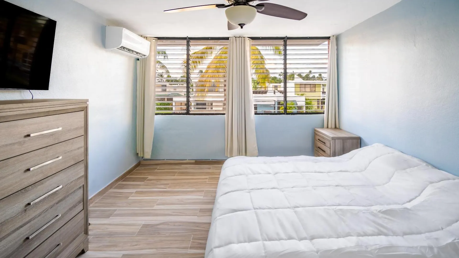 Blue Water Beach Villa Luquillo